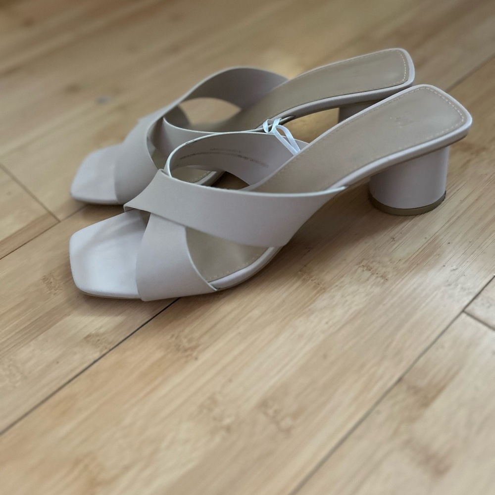 H&M - LIKE NEW Women's Size 9 Heels, Sandals, Cream colored, strapless